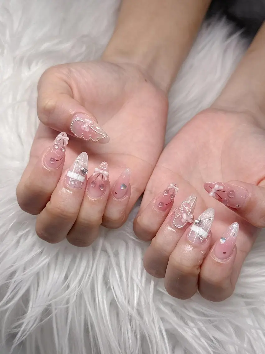 ネイル Lee Nailsのネイルデザイン