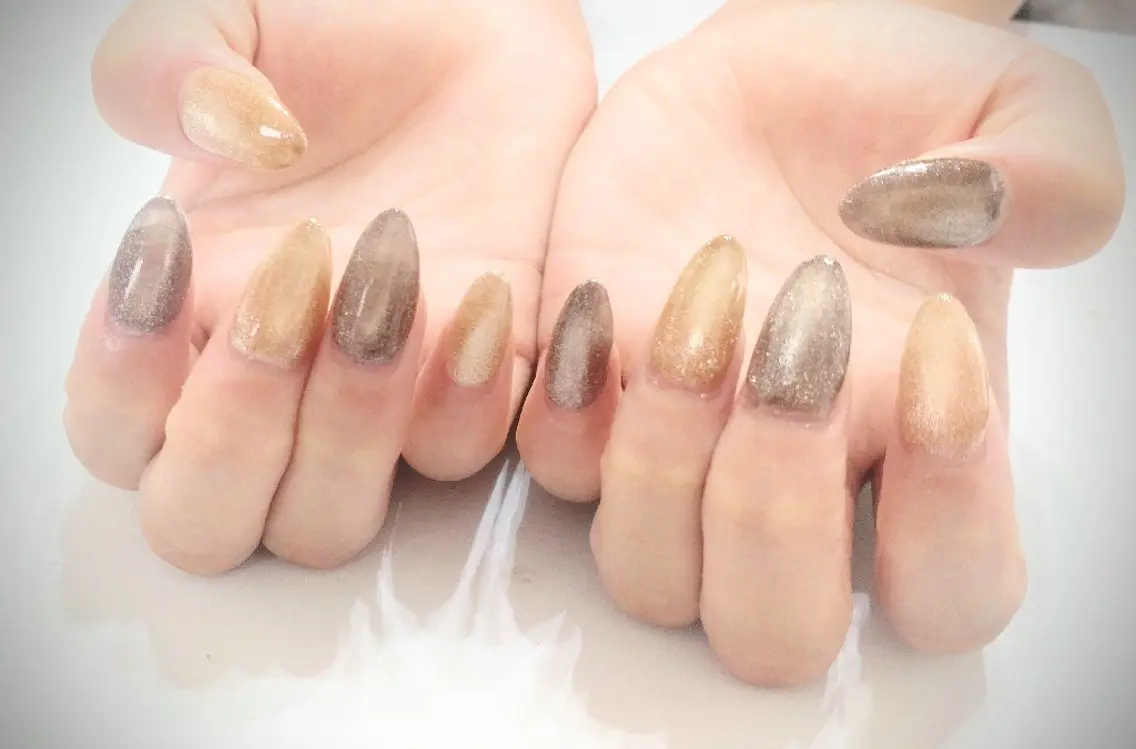 ネイル キラキラネイル マグネットネイル ワンカラーネイル ハンドネイル フットネイル Nailsalon Latteのネイルデザイン