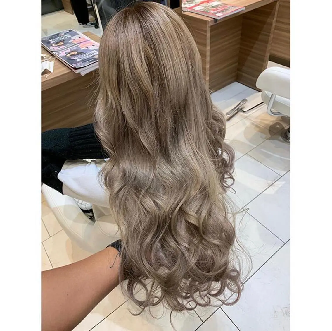 ショート カラー マツエク・マツパ ベージュカラー 【Diar】オーナー アキヨシケンタのヘアスタイル