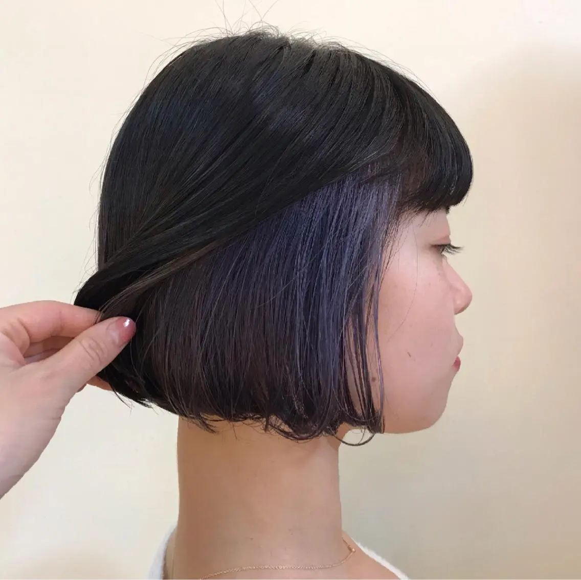 ショート カラー ワンレンボブ ブリーチ インナーカラー ボブ マンツーマン/ボブ ショート/マユコのヘアスタイル
