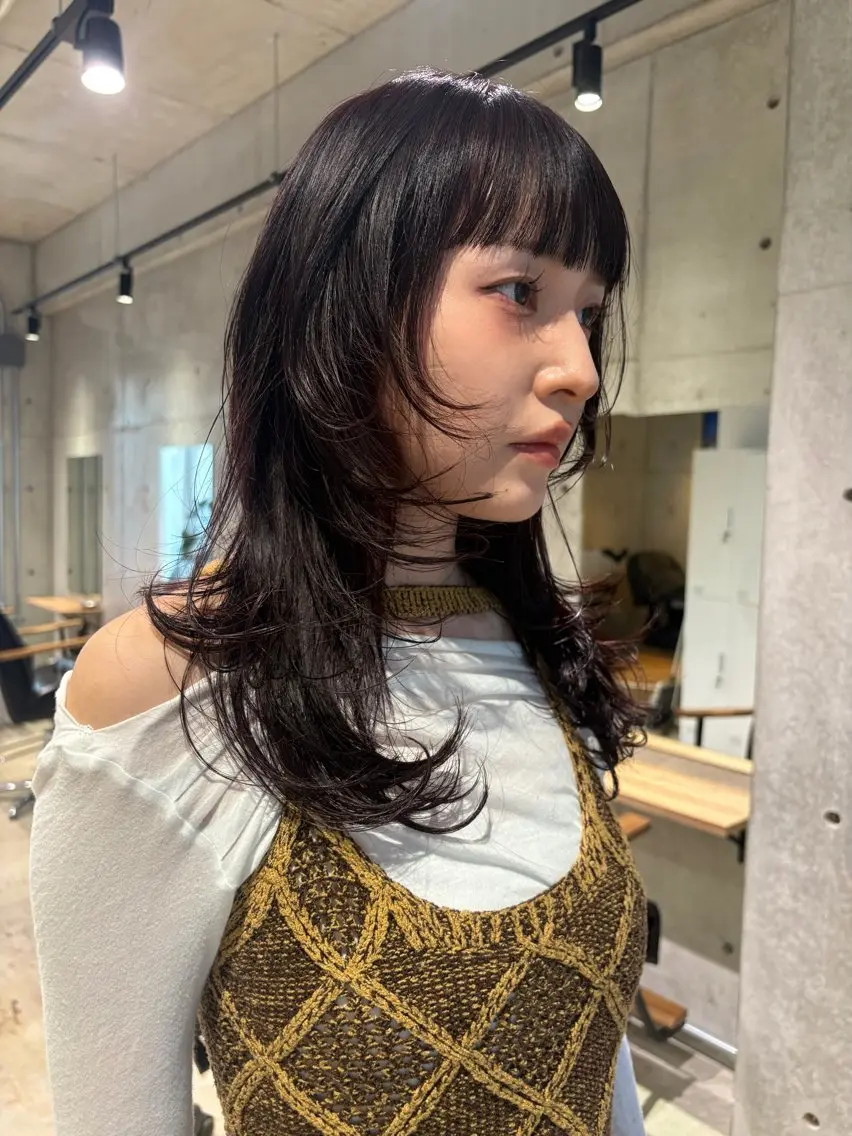 ミディアム 薄暮 マツイ　レンのヘアスタイル