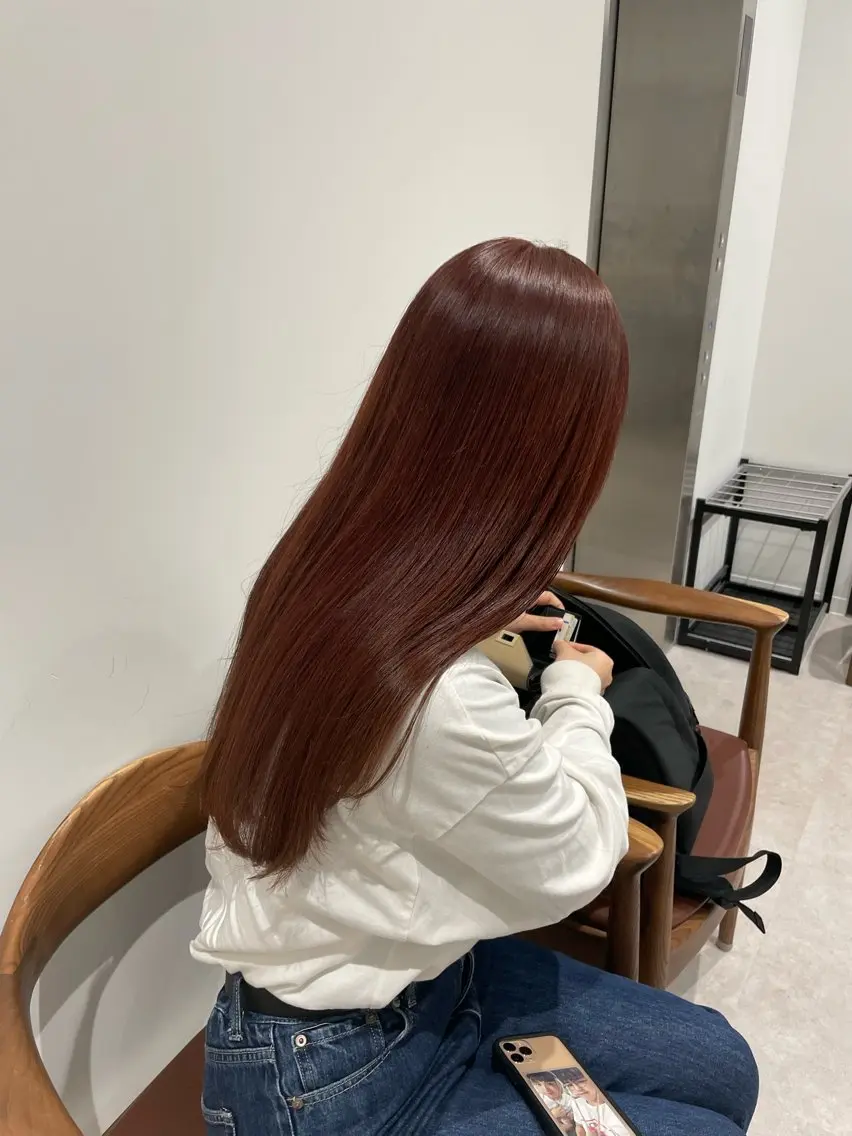 ロング レッドブラウン ヘアカラー トリートメント minatsu 東京の技術を京都でのヘアスタイル
