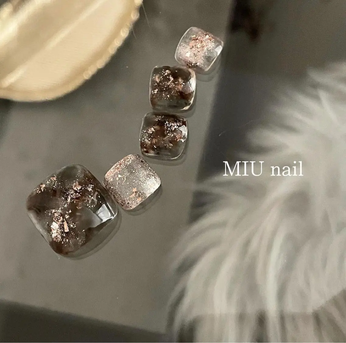 ネイル ブラウン ジェルネイル キラキラネイル 大理石ネイル(マーブル) ニュアンスネイル フットネイル MIU 　nailのネイルデザイン
