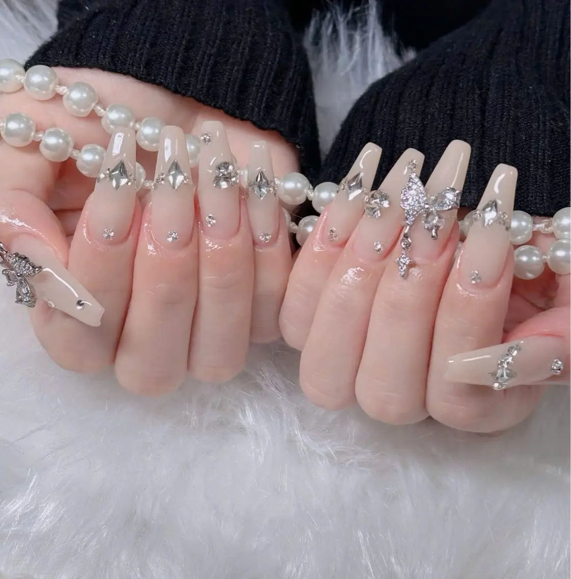 ネイル フレンチネイル ジェルネイル ガラスフレンチ ハロウィン ハート H.baby Nail Salonのネイルデザイン
