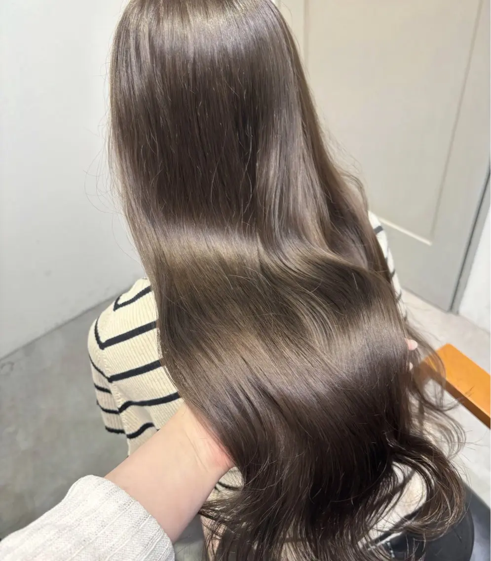 ロング カラー ベージュカラー オリーブベージュ ‎Lby home 🪽mikuのヘアスタイル