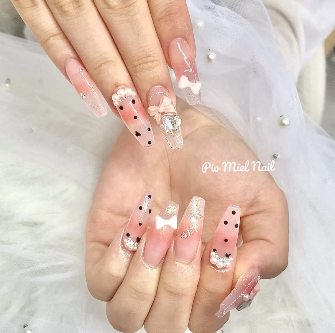 ネイル クリアネイル ドット ガーリー リボン ハンドネイル momo 長さだしのネイルデザイン