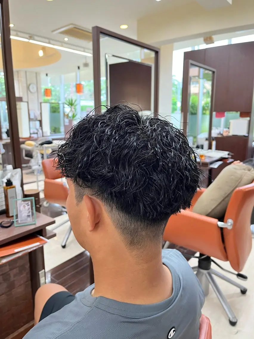 ショート パーマ メンズ メンズパーマ ツイストスパイラルパーマ 刈り上げ ショートヘア スパイラルパーマ 🧊メンズ特化🧊 高木航希のヘアスタイル