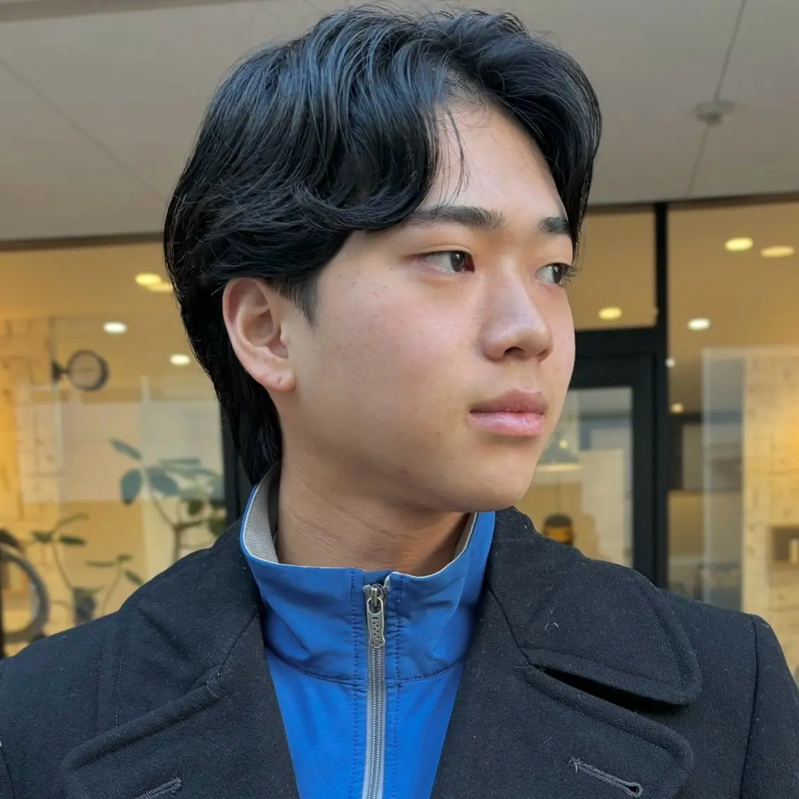 パーマ メンズ センターパート フェードカット フェザーパーマ メンズハイトーン メンズパーマ カット パーマ 【メンズショート 特化】村斎　伶次のヘアスタイル