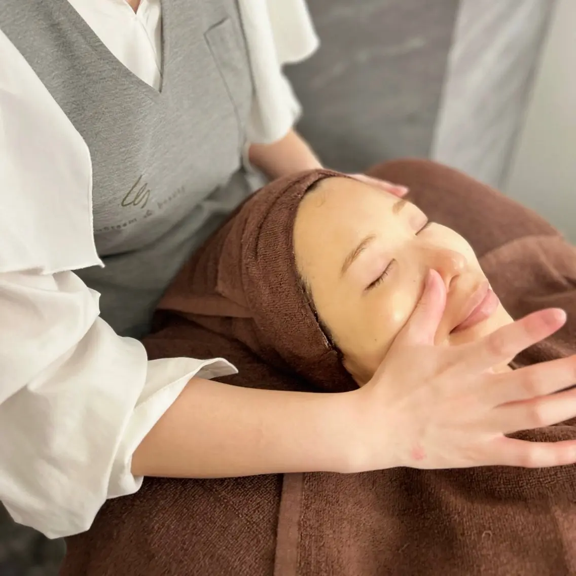 🌷平日限定🌷足ツボ👣5分付き🫧乾燥を始め全てのお悩みに❣️生コラフェイシャル🫧の写真