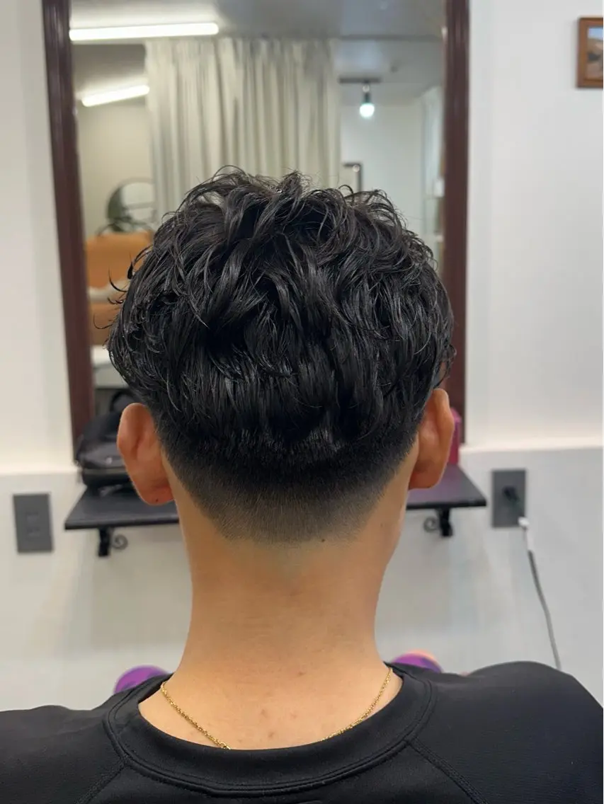 パーマ メンズ フェードカット メンズパーマ カット パーマ MOMO 💕💕のヘアスタイル