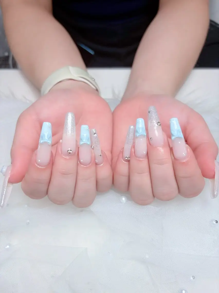 ネイル フットネイル ジェルネイル 韓国ネイル マグネットネイル 持ち込み ハンドネイル Huyn Nail Shinjyukuのネイルデザイン