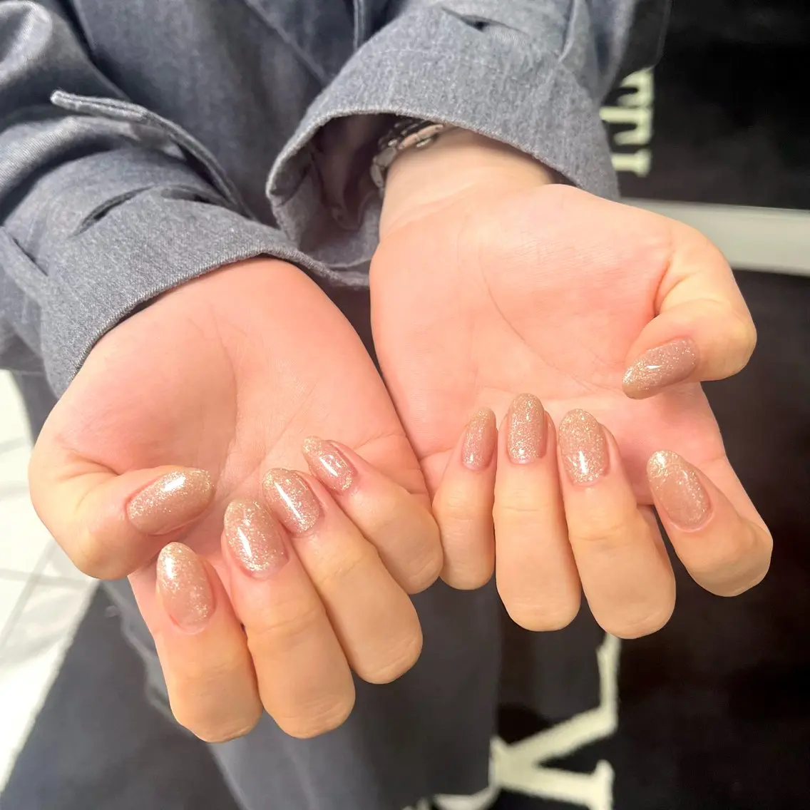 ネイル キラキラネイル feminine nailのネイルデザイン