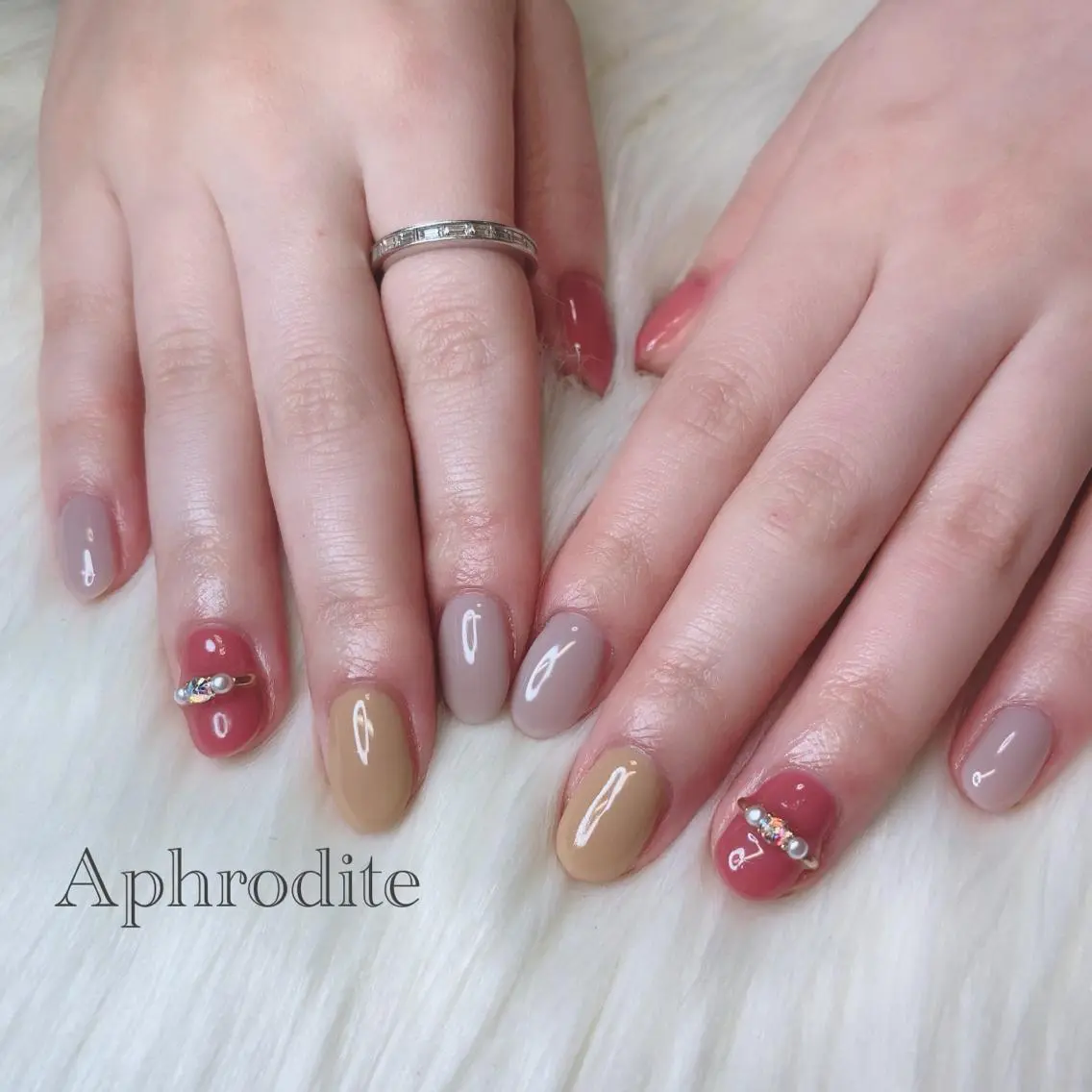 ネイル Aphrodite パラジェル認定サロンのネイルデザイン