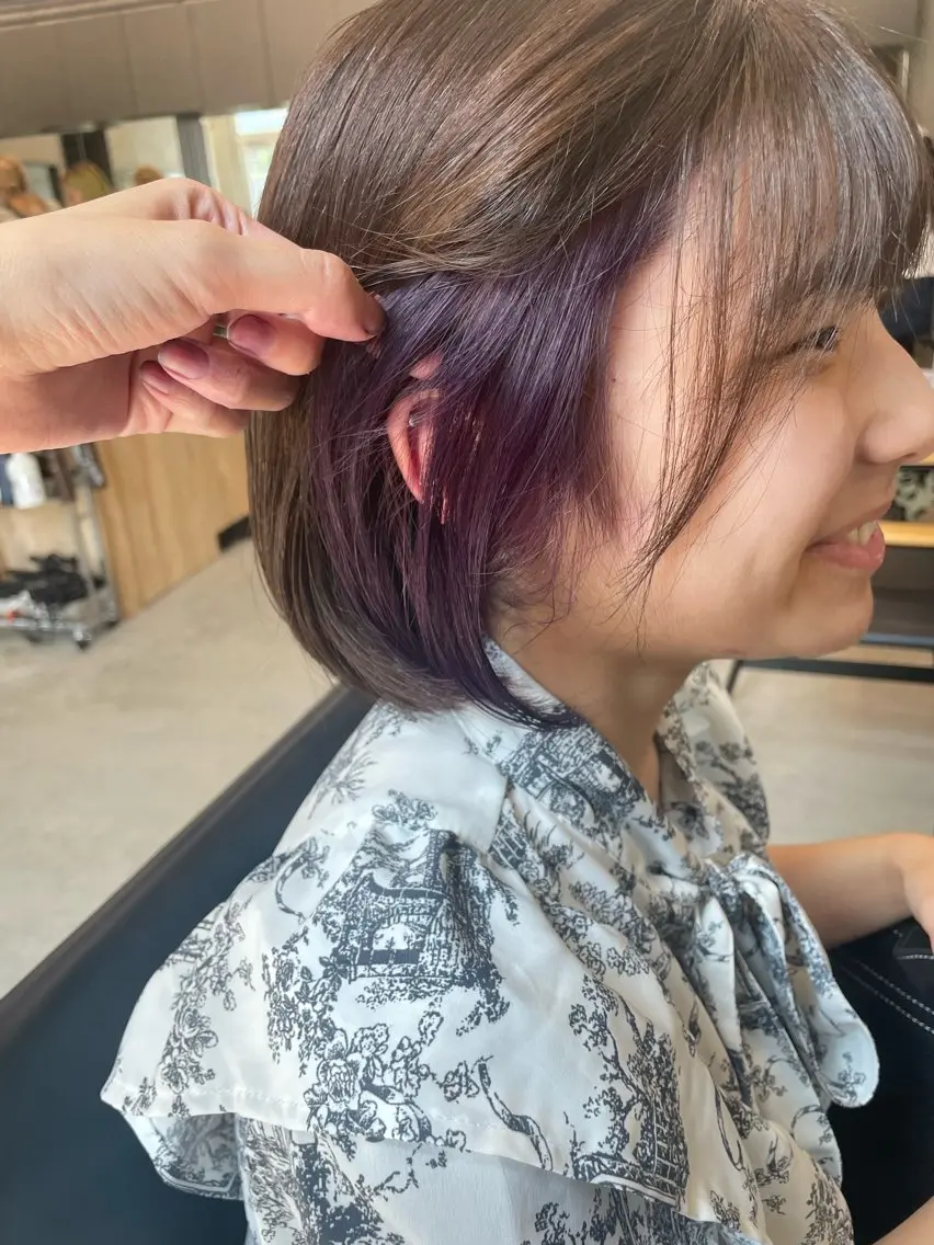 セミロング カラー インナーカラー 推し ブリーチ 髪質改善のヘアスタイル