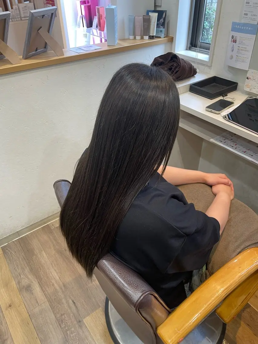 カラー アッシュ ブルーカラー 透明感カラー インナーカラー ef 千枝芙貴のヘアスタイル
