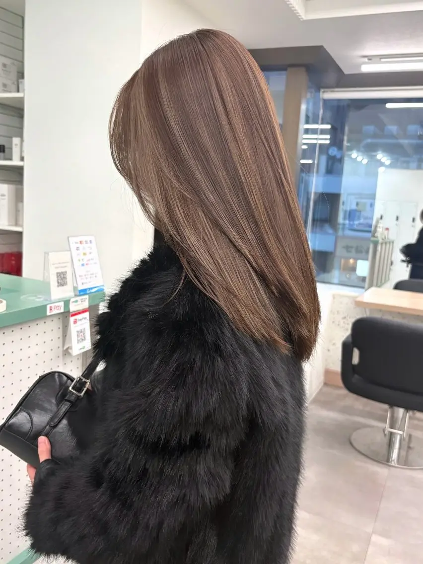 🤍大人女性向け🤍ブリーチなしで赤みを抑えるイルミナカラー+カット+艶TRの写真