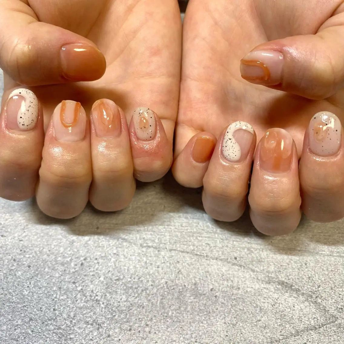ショート カラー パーマ ヘアアレンジ メンズ キッズ ネイル マツエク・マツパ アイブロウ オレンジ カラーマツエク クリアネイル ニュアンスネイル オレンジ ハンドネイル ハンドケア 今福鶴見ネイル 8(エイト)のネイルデザイン