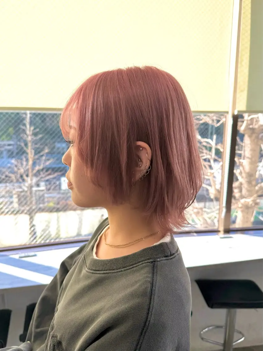 ミディアム カラー ブリーチ ピンクカラー ボブ ウルフカット 優菜🎀メンズパーマ /ハイトーンカラーのヘアスタイル