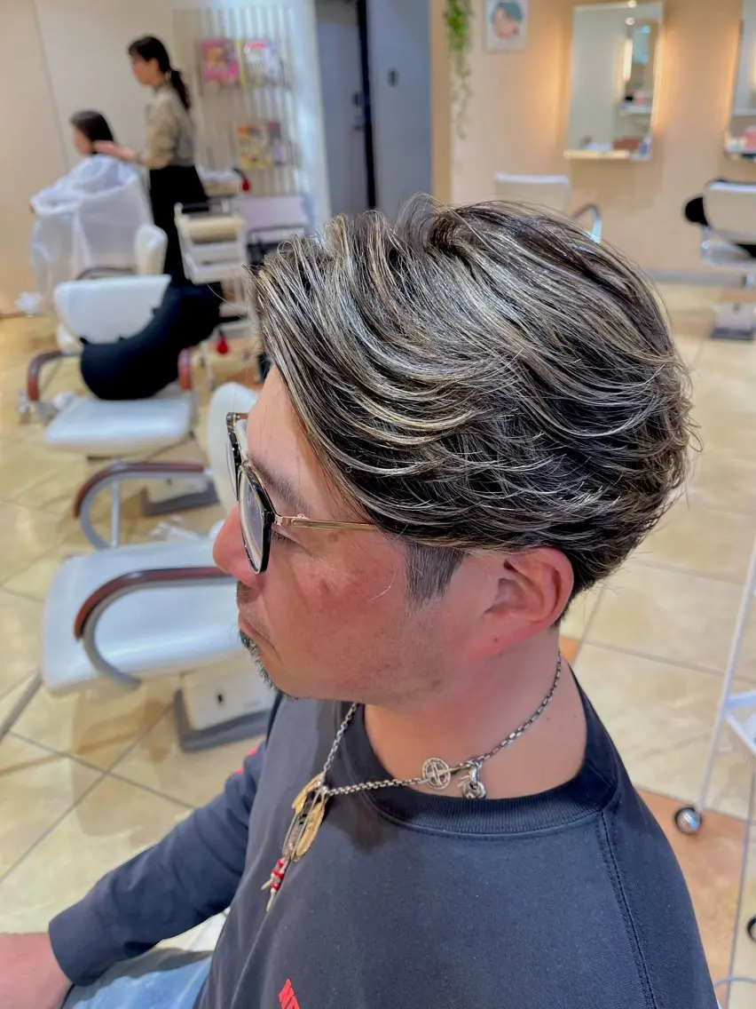 カラー メンズ フェザーパーマ 村上俊輔のヘアスタイル