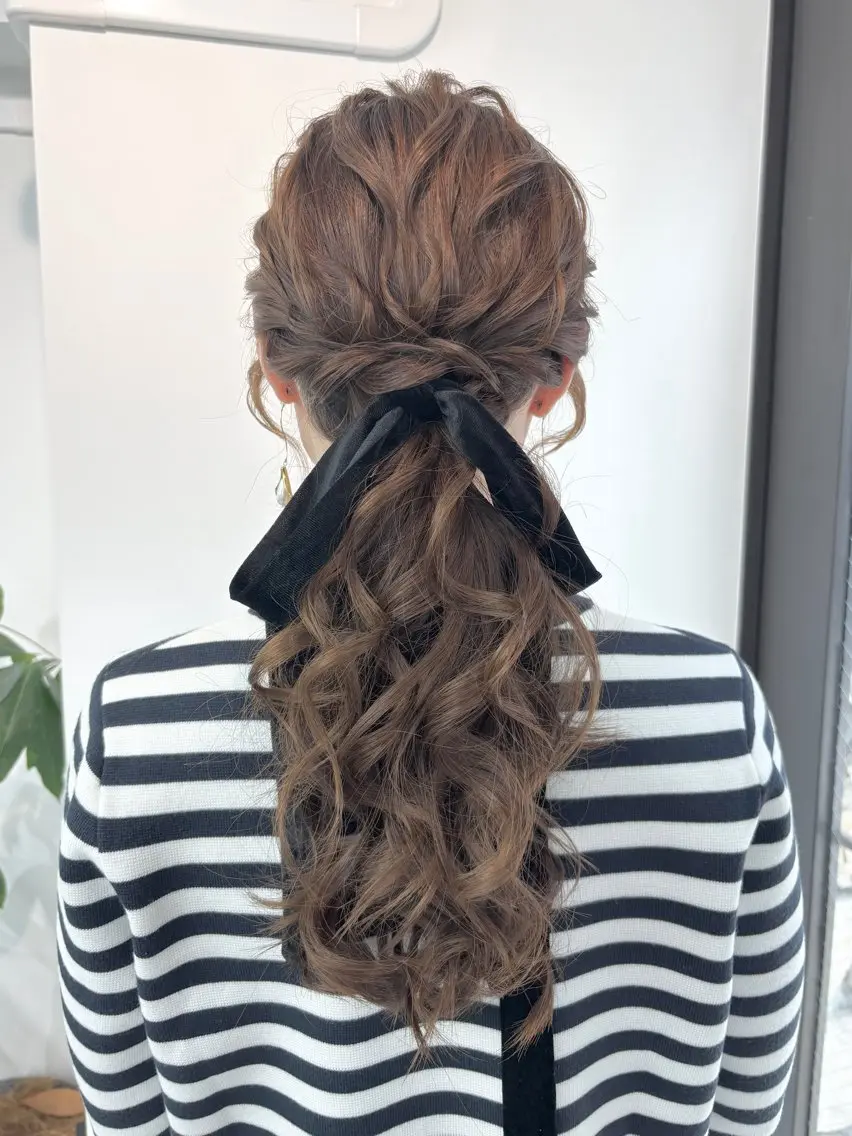 セミロング ヘアセット ハイトーンカラー 🦋yuri🦋のヘアスタイル