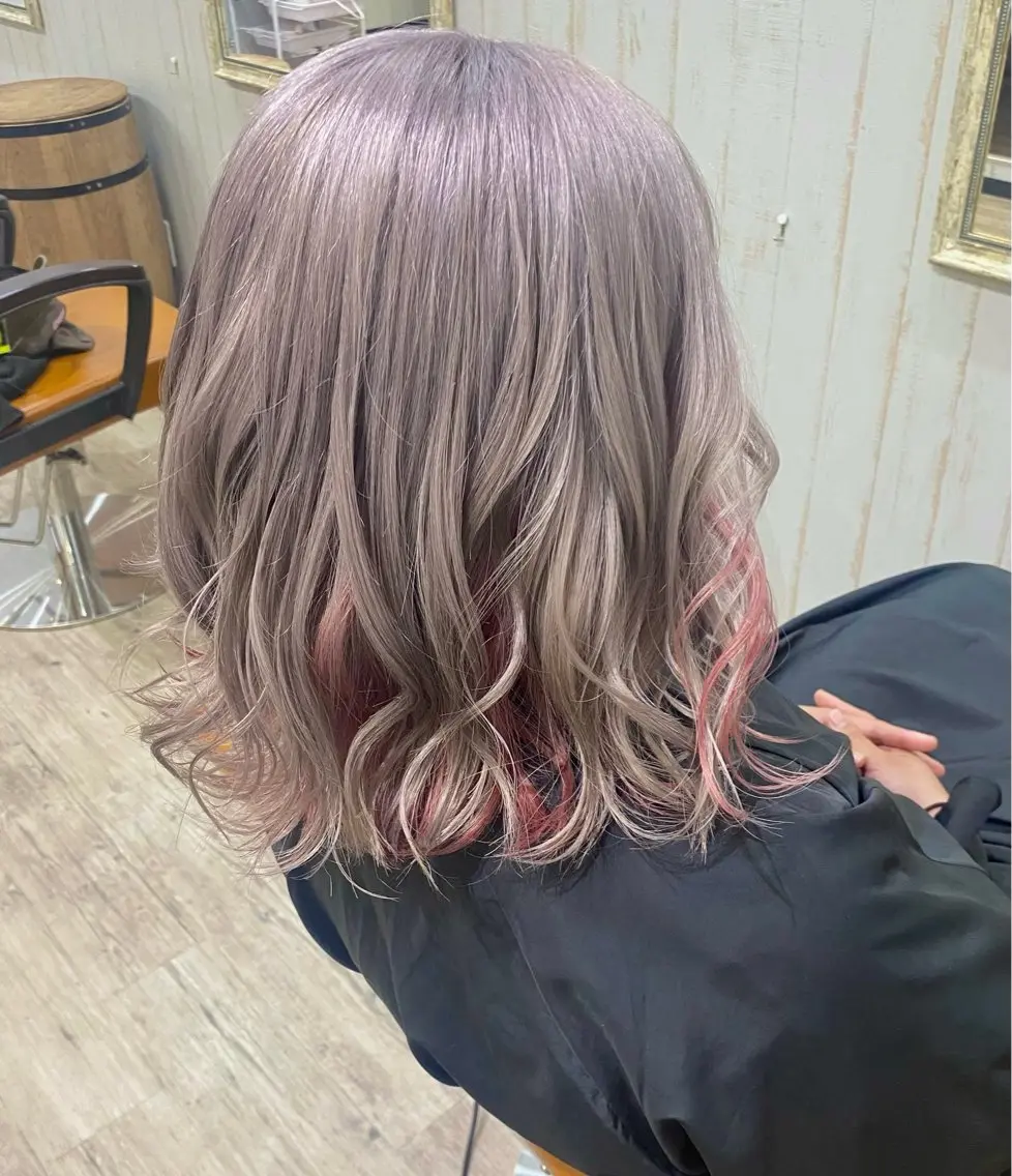 ミディアム カラー グレージュ ミルクティーグレージュ ピンクカラー ボブ 桑原 由理のヘアスタイル