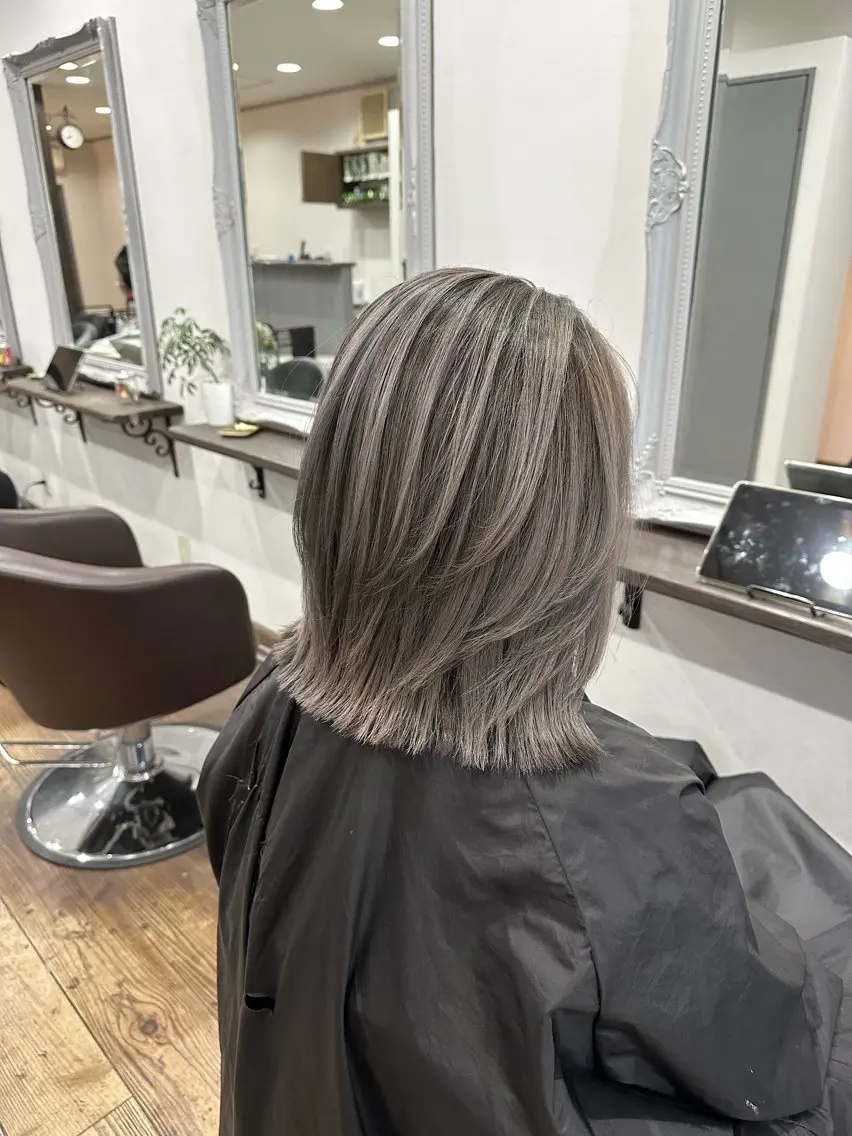 ショート レイヤーカット カット ヘアカラー トリートメント バレイヤージュ 隅中秀弥のヘアスタイル