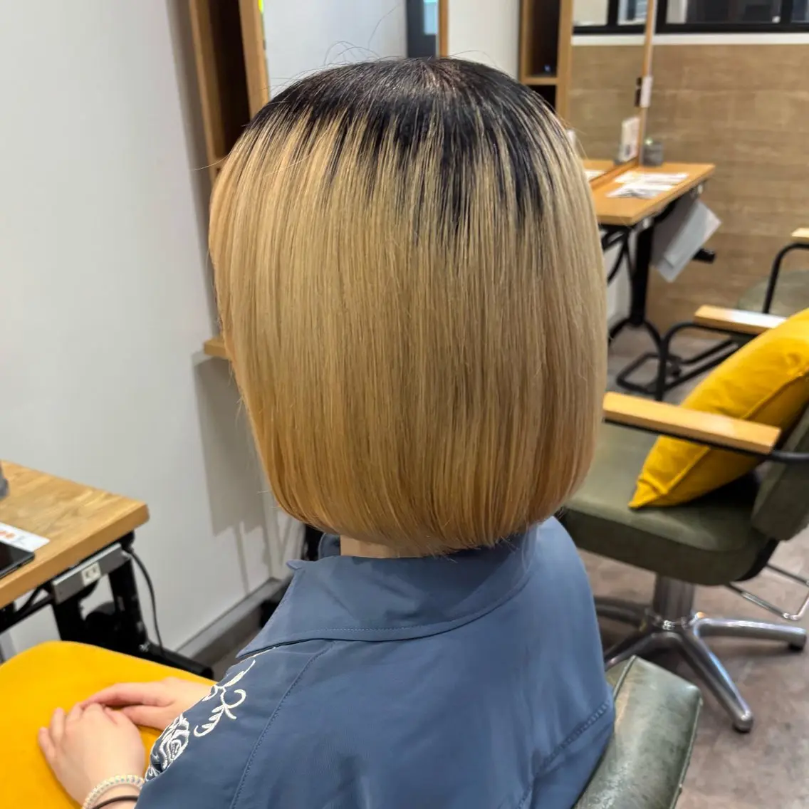 ミディアム ボブ カット 銀座：似合わせカラー オリーブ🫒アレンジのヘアスタイル