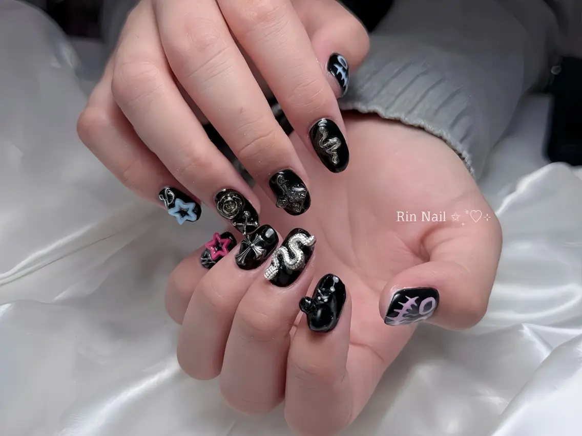 ネイル ボルドー フレンチネイル グラデーション キラキラネイル 韓国ネイル ハンドネイル Rin Nail Shinokuboのネイルデザイン