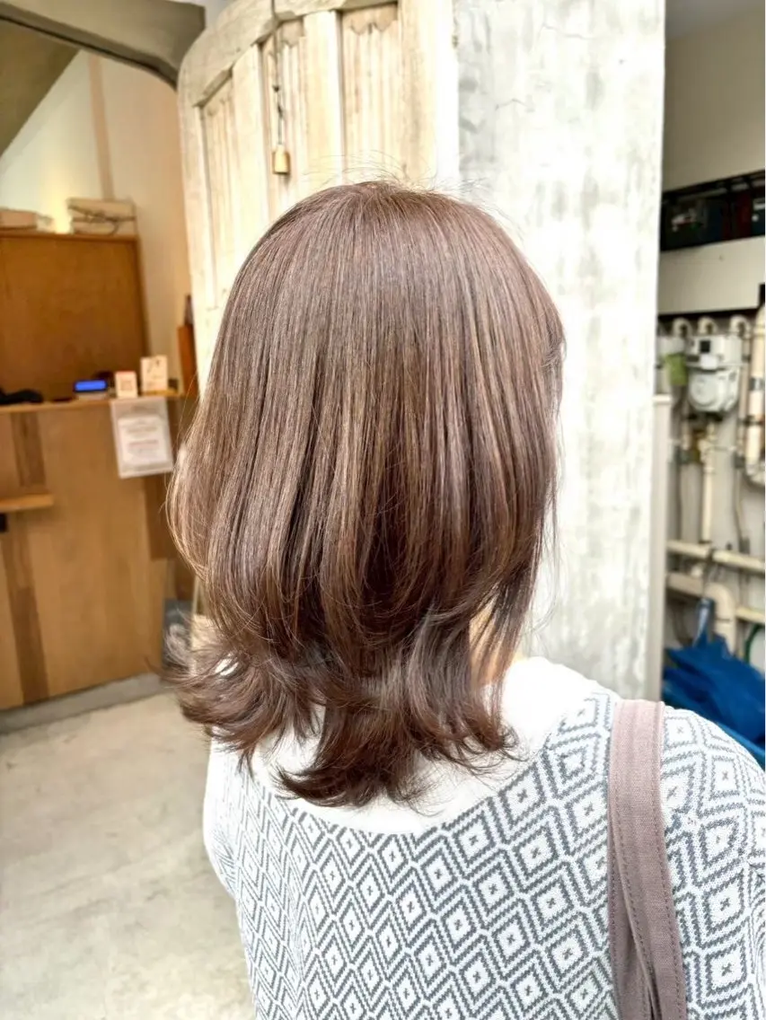 ミディアム カラー ベージュカラー ブリーチ 透明感カラー ブリーチなしカラー オリーブベージュ あずま りじゅ🌈 /ROSSO うるまのヘアスタイル