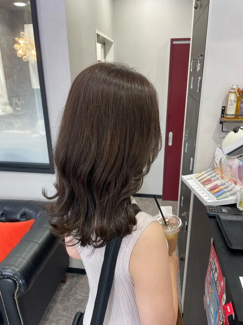ロング カラー 友滝 真菜美のヘアスタイル