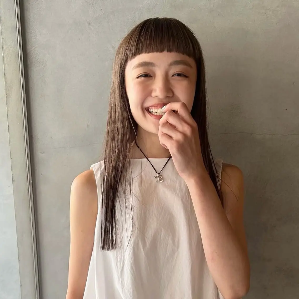 セミロング オン眉 ワイドバング カット ヘアカラー トリートメント newi広島 tomokaのヘアスタイル