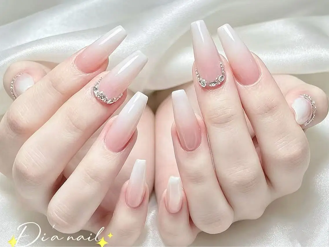 ネイル フットネイル 韓国ネイル レース マグネットネイル ニュアンスネイル ハンドネイル Dia nail サロンのネイルデザイン