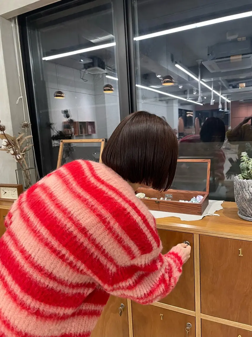ショート ボブ カット 鶴井 美空のヘアスタイル
