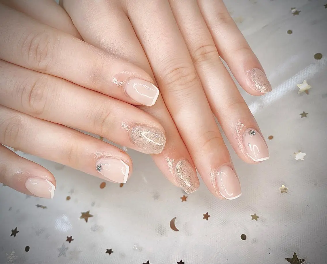 ネイル I-nailロング /ワンホン/キラキラのネイルデザイン