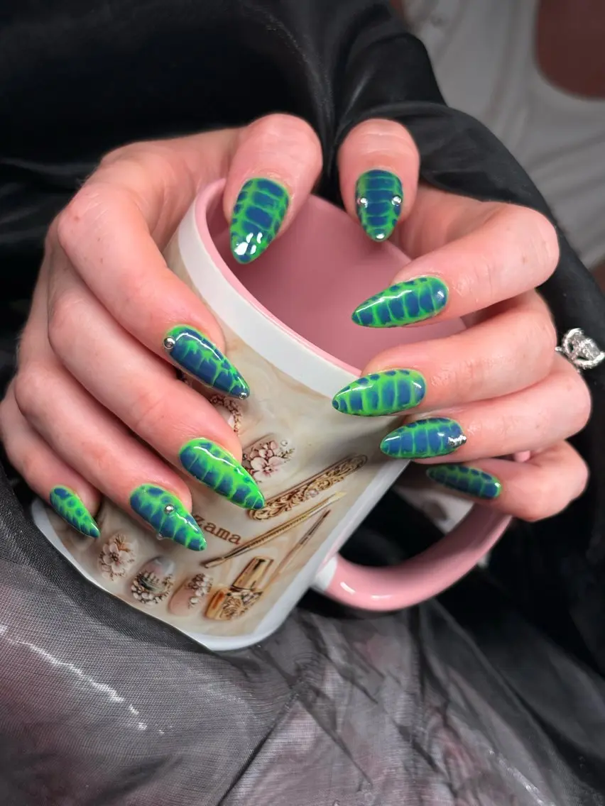 ネイル HandSnail 座間ネイルサロンのネイルデザイン