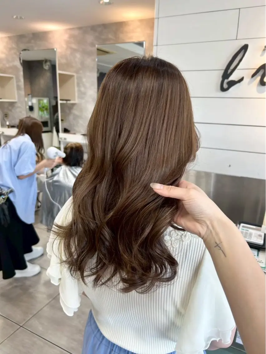 セミロング カラー ヘアカラー 西岡 英菜のヘアスタイル