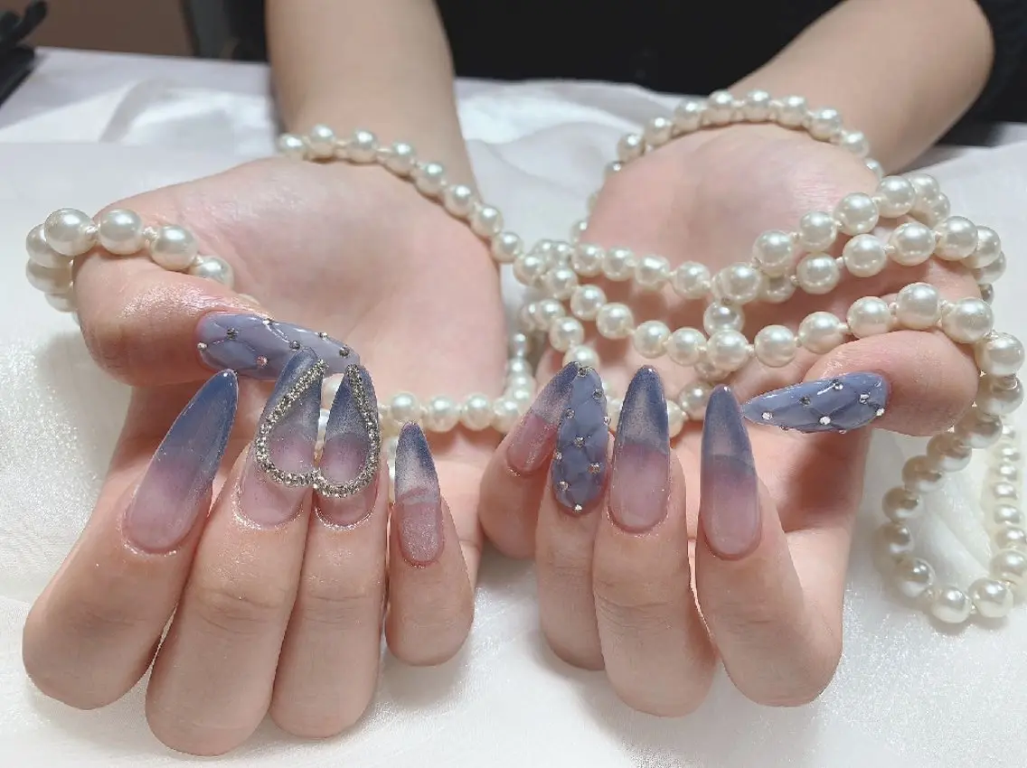 ネイル ENsalon AKIRAのネイルデザイン