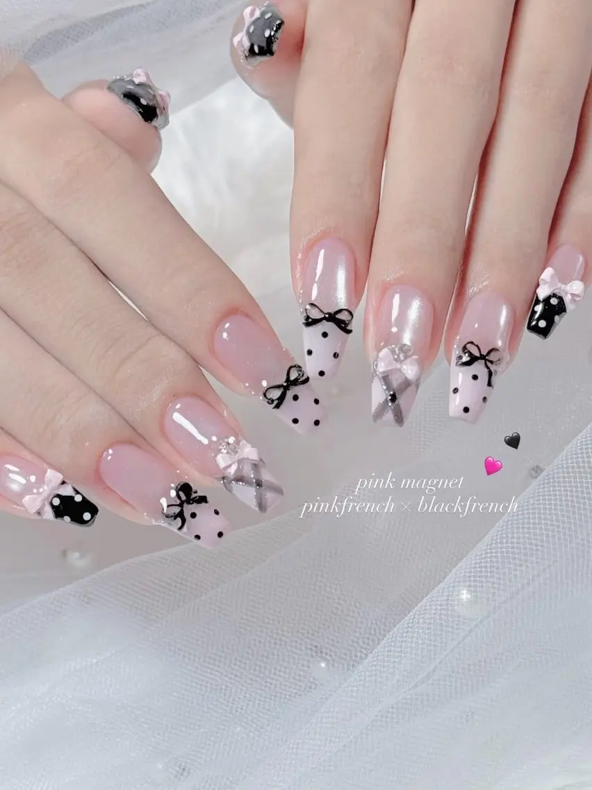 ネイル キラキラネイル 韓国ネイル ロングネイル ワンホンネイル ハンドネイル Josie nail salonのネイルデザイン