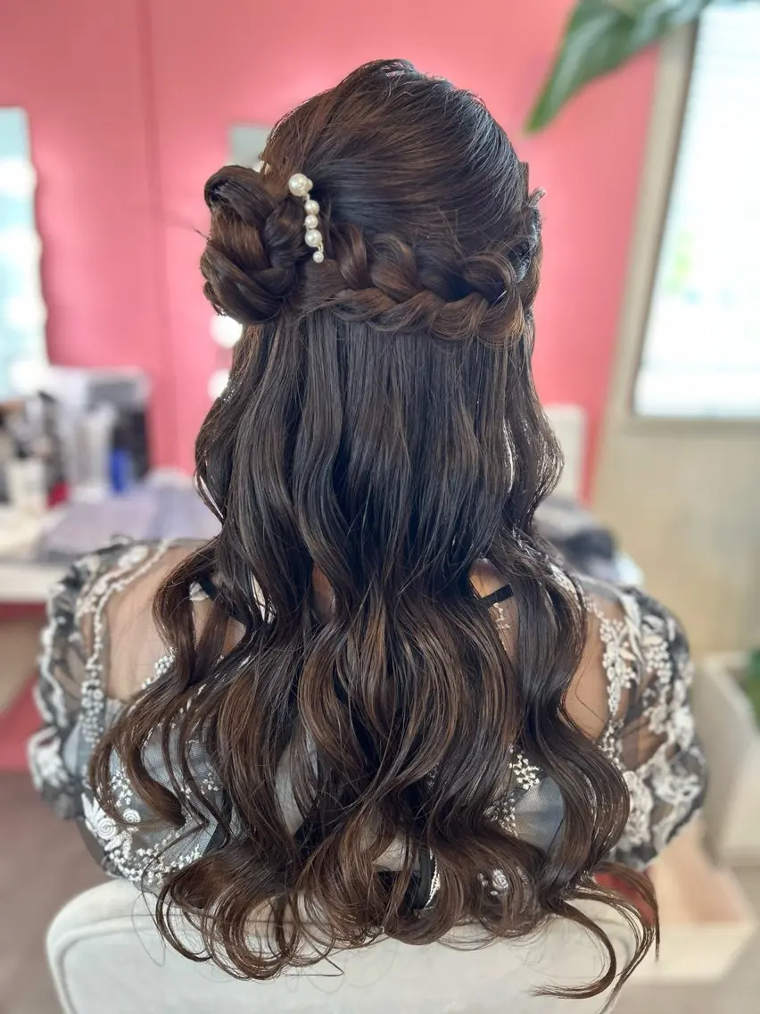 ハーフアップアレンジ🎀(フォーマルな場にぴったり💐)の写真
