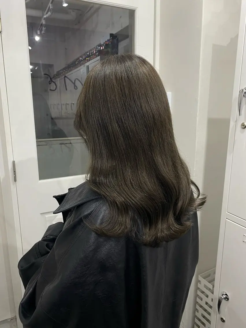 カラー ブリーチ グレージュ オリーブグレージュ オリーブグレー 楓🦋韓国系レイヤー / 透明感カラー🤍のヘアスタイル