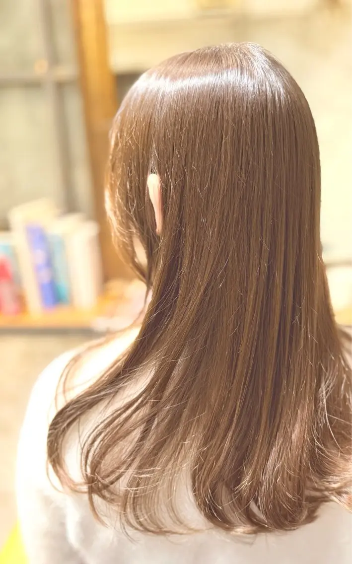 セミロング カラー イルミナカラー 髪質改善 トリートメント Calenda/ パーソナル美髪サロンのヘアスタイル