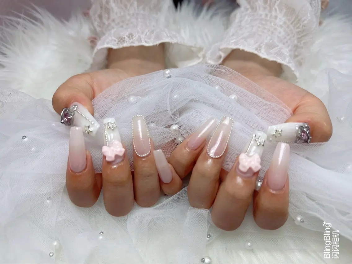 ネイル チークネイル フットネイル フレンチネイル ジェルネイル 韓国ネイル More Glam 池袋東口店のネイルデザイン
