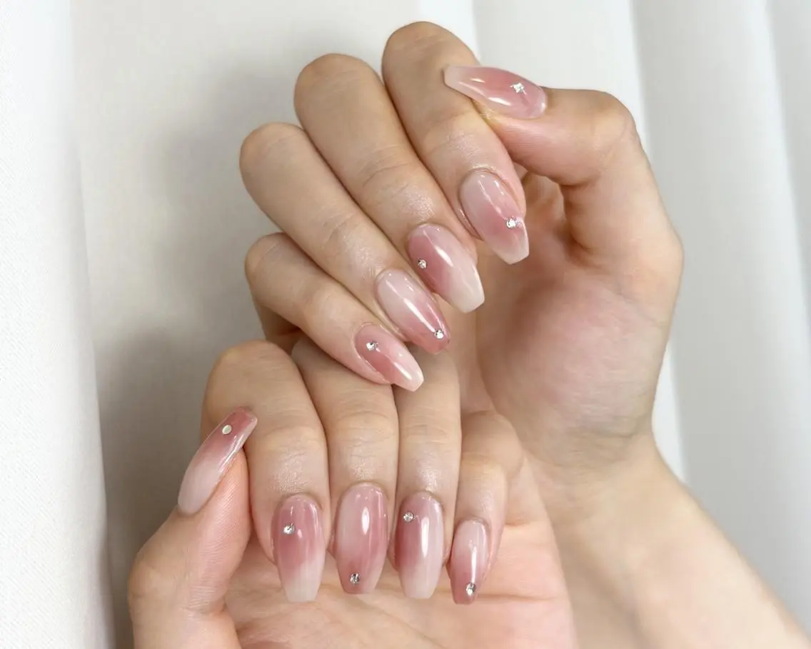 ネイル ニュアンスネイル mofie🤍ナツカ /練習モデル募集中のネイルデザイン