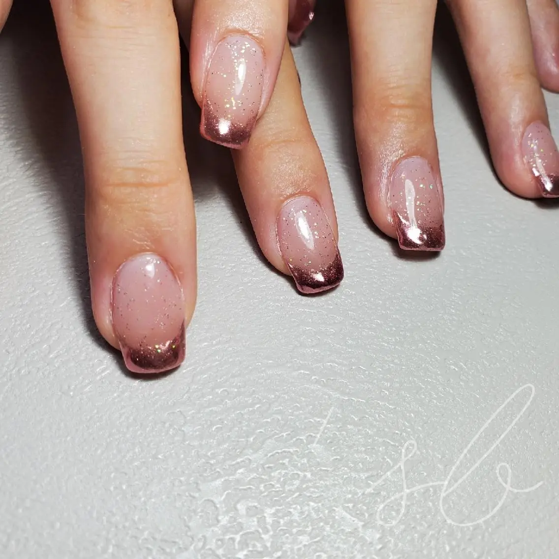 ネイル ミラーネイル ハンドネイル フットネイル nailroom sb𓈒𓂂𓏸のネイルデザイン
