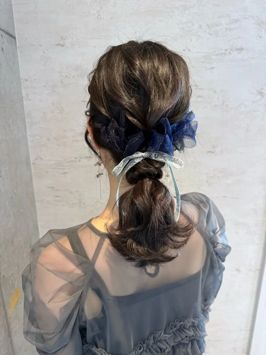 セミロング ヘアアレンジ はやしほのか| ヘアセット×カラーのヘアスタイル
