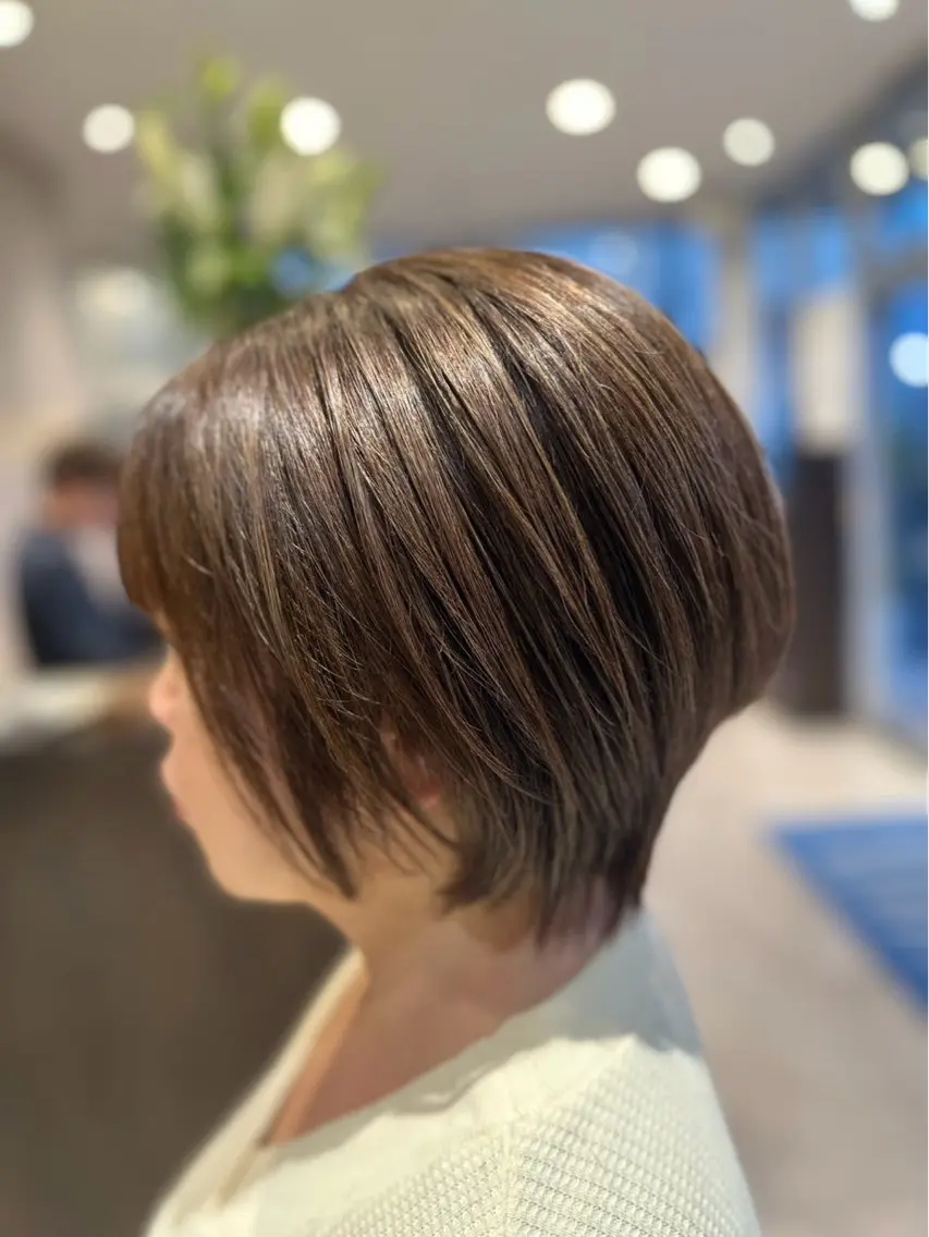ショート ハイライト 髪質改善 レイヤーカット ショートヘア 縮毛矯正 ヘアカラー SUGAMI ✴︎ Hikariのヘアスタイル