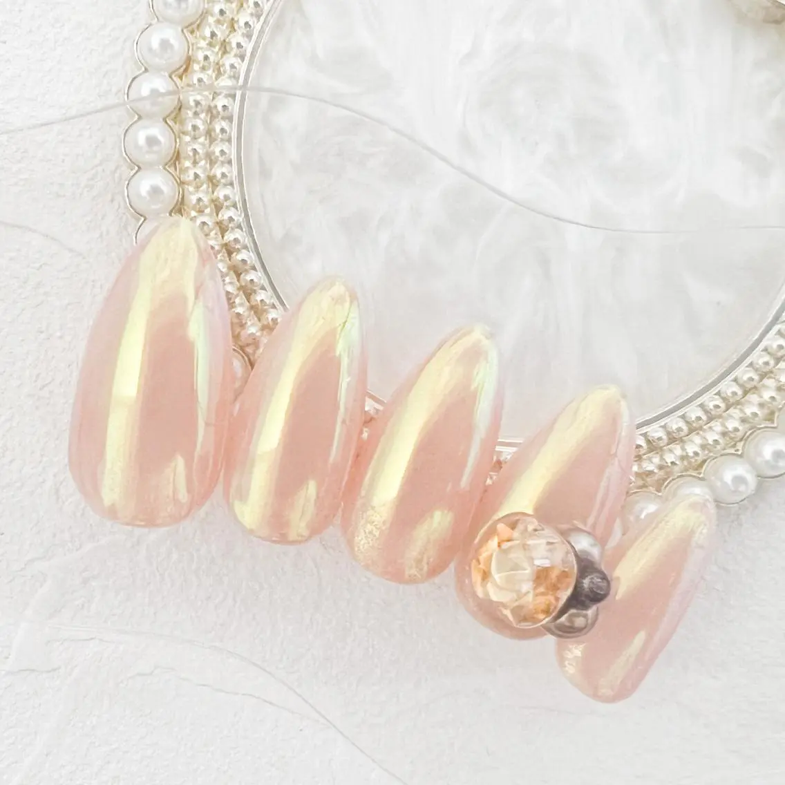 ネイル オーロラネイル rouse nail RISATOのネイルデザイン
