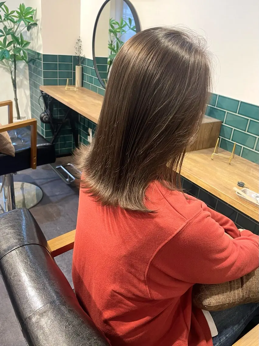 セミロング カラー カット ヘアカラー トリートメント 東 みのりのヘアスタイル