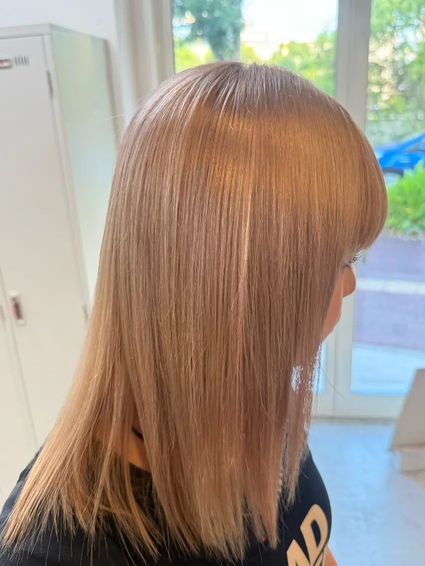 ミディアム ヘアカラー ERI. fandのヘアスタイル