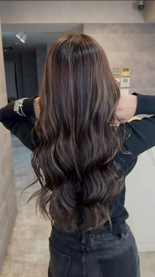 セミロング カラー ハイライトカラー ハイライト ヘアカラー トリートメント 💎夏葵 ハイライト /デザイン指名No1のヘアスタイル